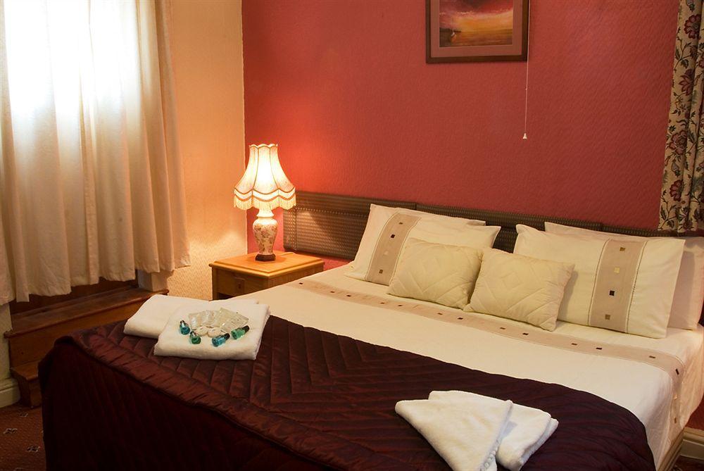 The Sanderling 3*